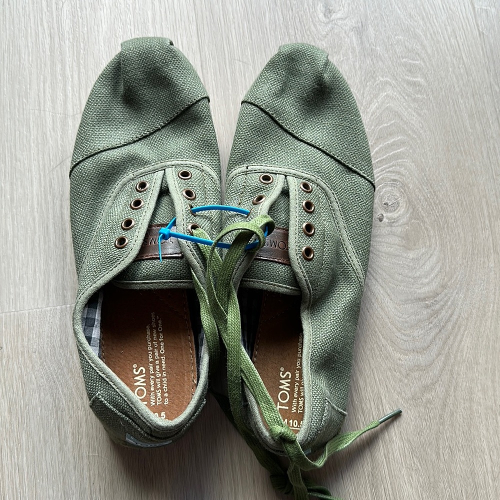 New Toms’ Mens Paseos Green 10.5